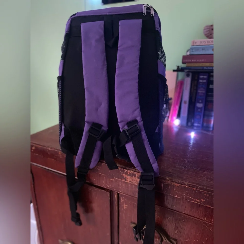 Cat mesh carry backpack, purple, zip up, perfect condition.